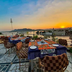 Hotel Mewar Haveli - At Pichola, Udaipur